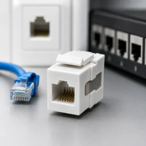 کیستون شبکه RJ45 در یک زیرساخت کابل‌کشی شبکه